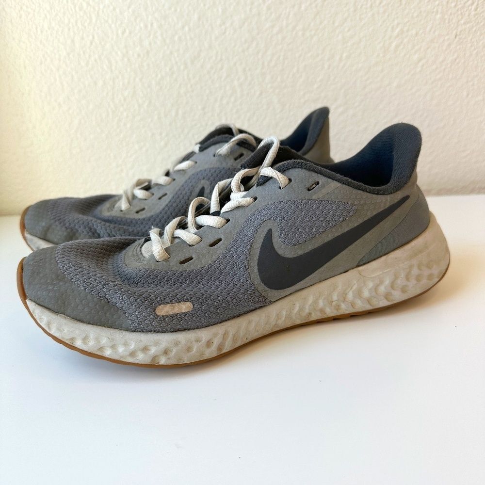 Nike Kids' Grade School Revolution 5 Running Shoes Size 5Y